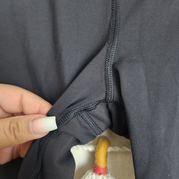 Lululemon Black Run Pace Crop Mesh Leggings W/Pockets Mid Rise Yoga Training 6 - Picture 9 of 12
